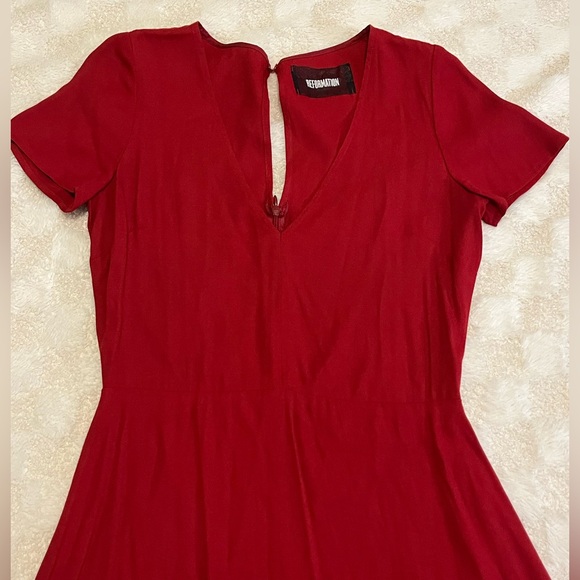 Reformation Durham Red V-Neck Mini Crepe Dress in Crimson • Size 4 - Picture 2 of 12